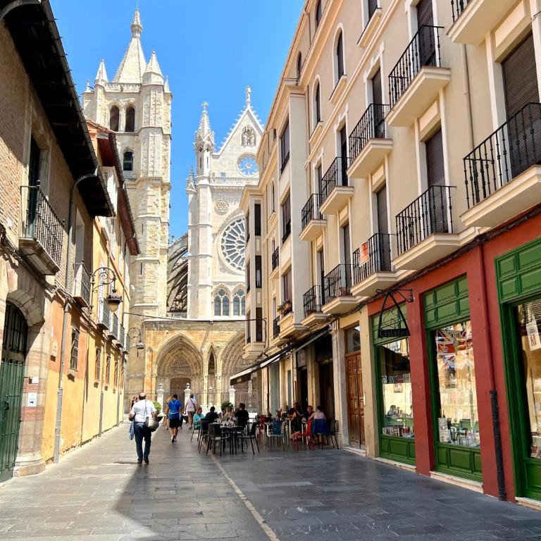 Housing León Catedral - Apartamento de 3 dormitorios - 3