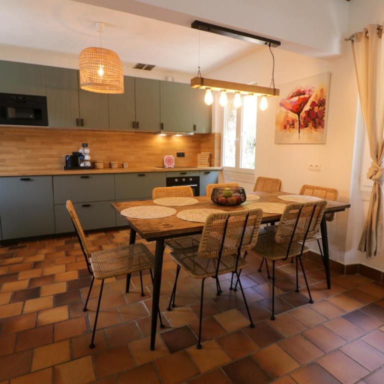 Maison 1 - Three-Bedroom House - 1