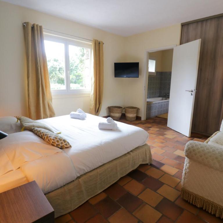Maison 1 - Three-Bedroom House - 2