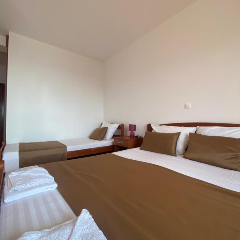 DeLux Apartmani - Standard Triple Room with Sea View - 4