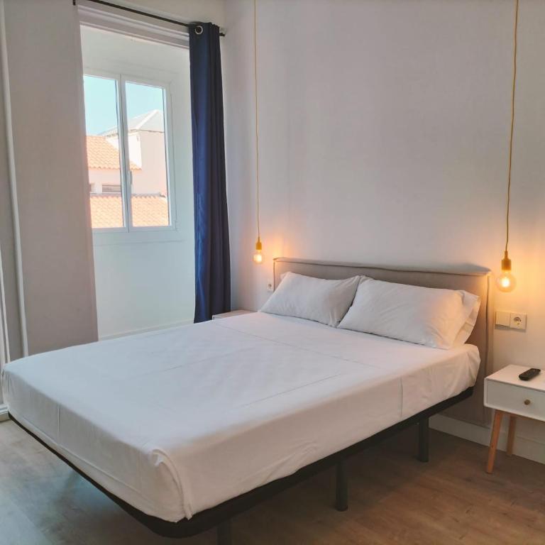 Hostal Manuela by gaiarooms - Deluxe Double Room - 2