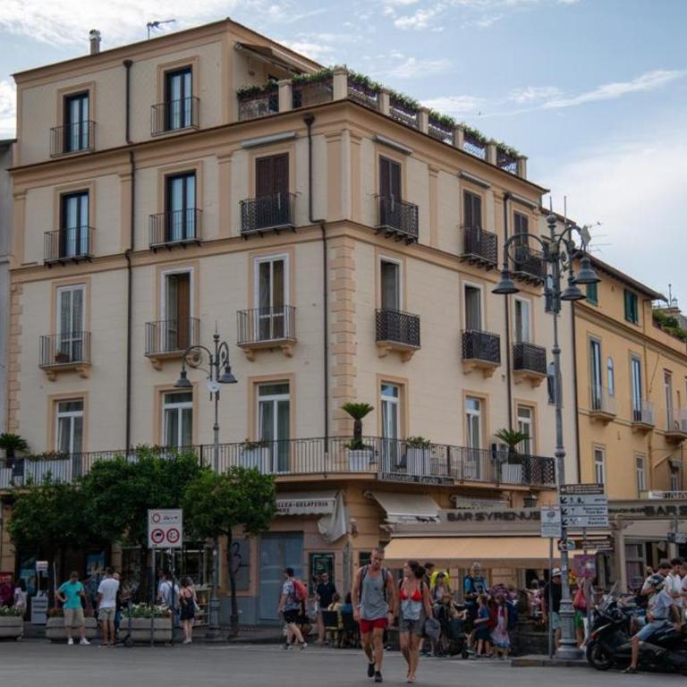 SORRENTO - Posizione unica nella piazza principale - Appartamento con 1 Camera da Letto - 6