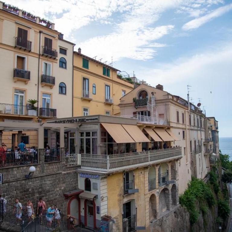 SORRENTO - Posizione unica nella piazza principale - Appartamento con 1 Camera da Letto - 8
