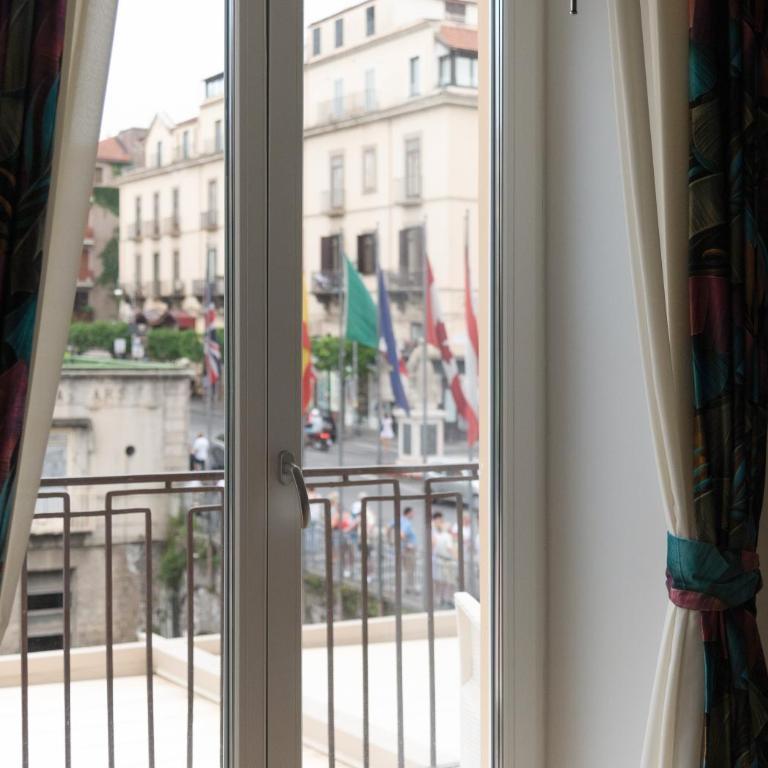 SORRENTO - Posizione unica nella piazza principale - Appartamento con 1 Camera da Letto - 26