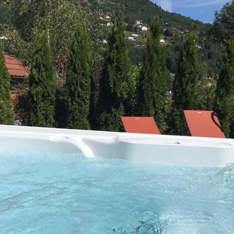 ⁂⁂ LE NID DE PIERRE & JULIE [CLEDICIHOME] 2 pas du centre ville / SPA & TERASSE AMENAGEE ⁂⁂ - Chalet - 8
