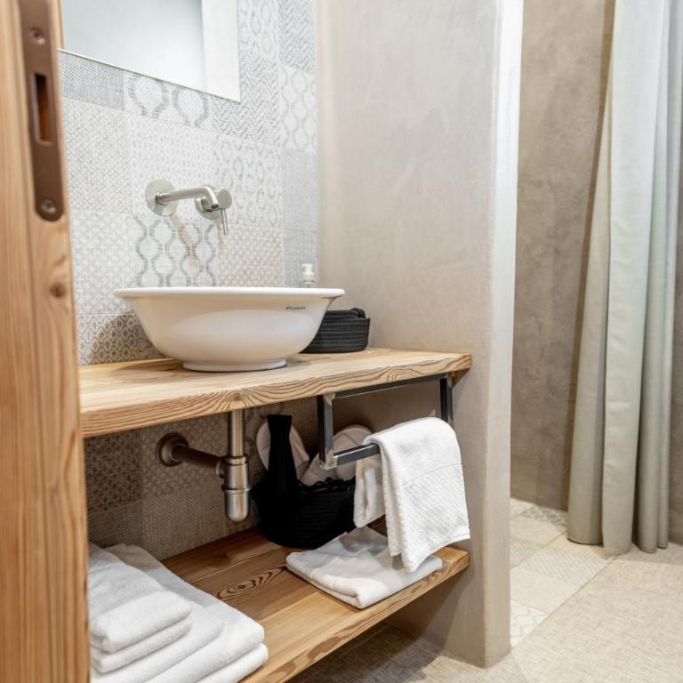 Curt di Clement Eco Mobility Hotel - Standard Double Room - 2