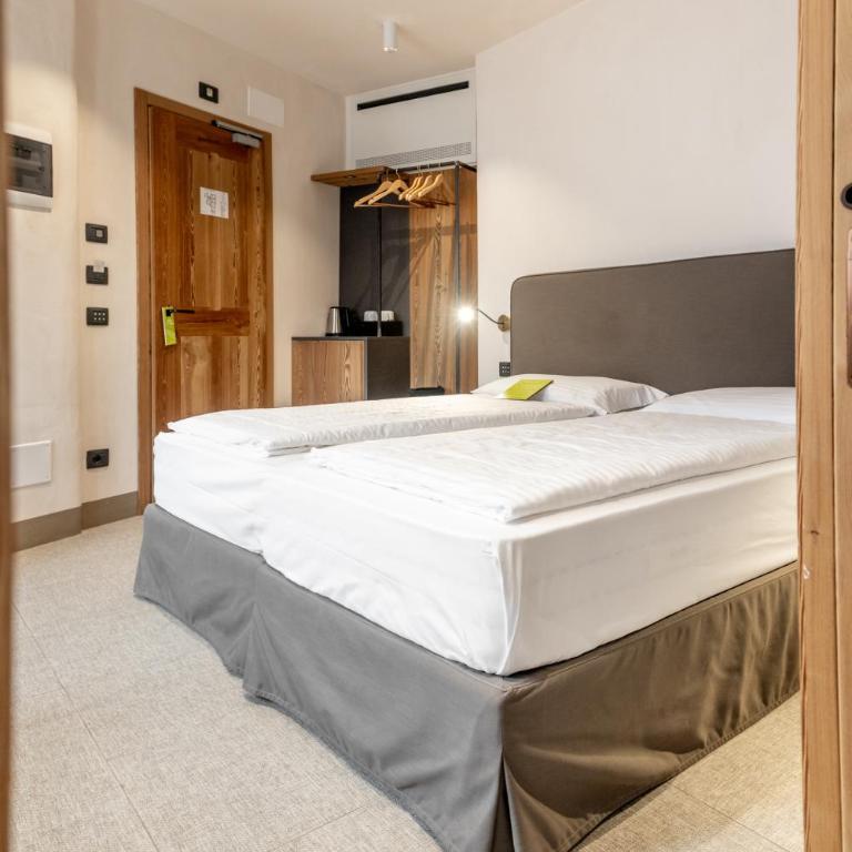 Curt di Clement Eco Mobility Hotel - Standard Double Room - 12