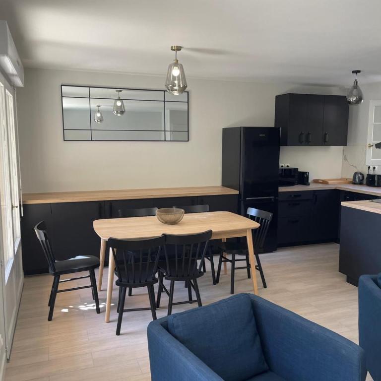 Maison vélo piscine tennis - Two-Bedroom House - 9