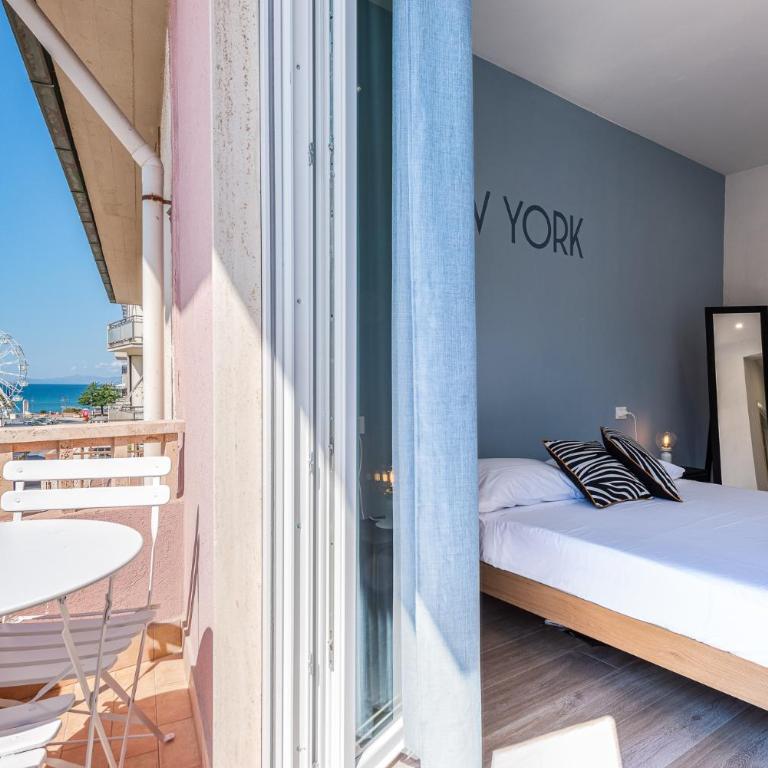 B&B Interno12 - Camera Tripla Deluxe con Vista Mare - 2