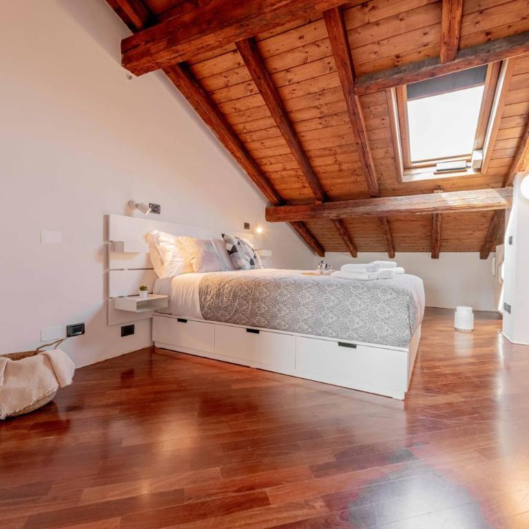 Realkasa Attico Indipendenza - Two-Bedroom Apartment - 17