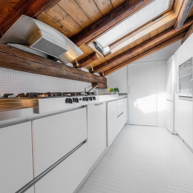 Realkasa Attico Indipendenza - Two-Bedroom Apartment - 9