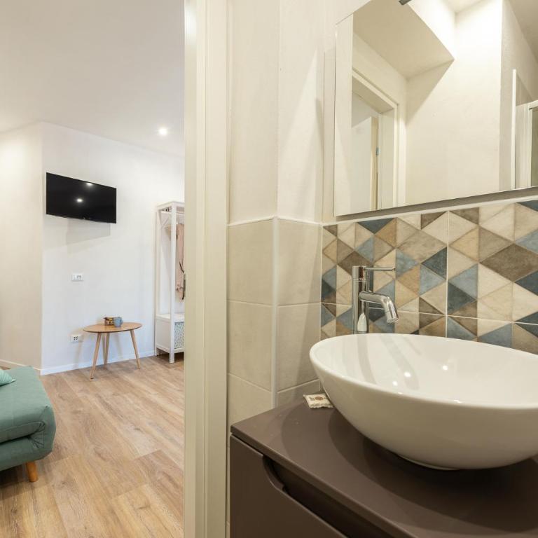 B&B Interno12 - Camera Tripla con Bagno Privato - 7