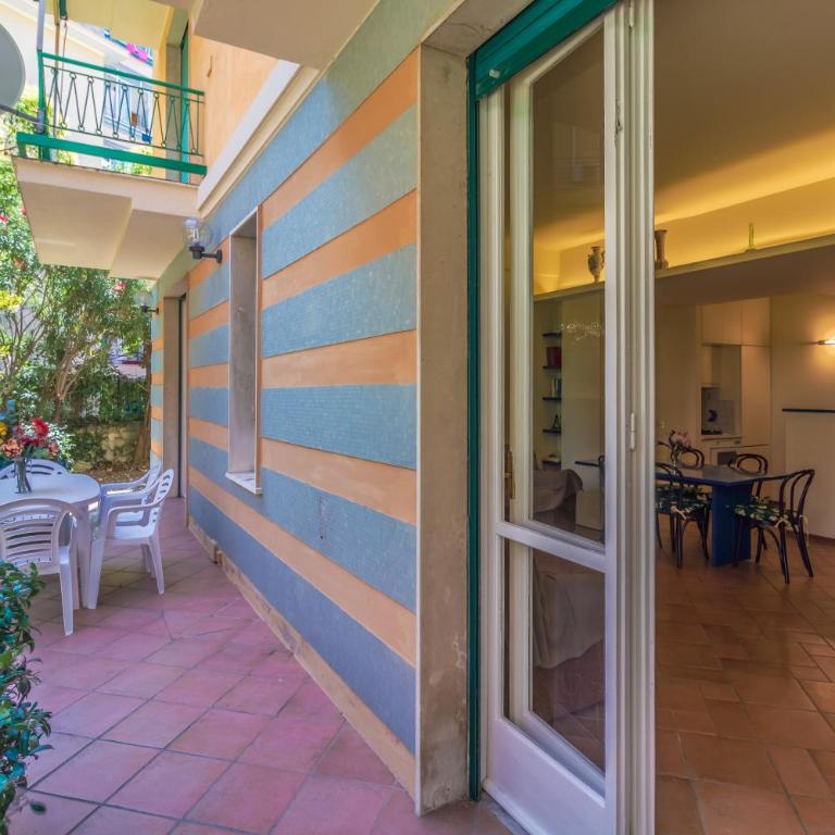 IL GIARDINO NASCOSTO Relax vicino al porto - Appartamento con 3 Camere da Letto - 2