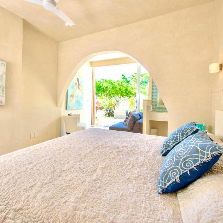 Casa Coco by Coco B Isla - Suite con cama extragrande y vistas a la piscina - 3