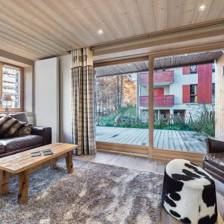 Duplex rénové avec parking, proche centre et remontées, navette et bus à deux pas - Two-Bedroom Apartment - 2