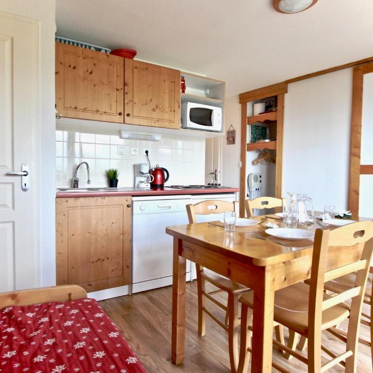 Bel appartement 3* plein sud à Chamrousse, avec terrasse et animaux acceptés - FR-1-549-92 - Apartamento - 3