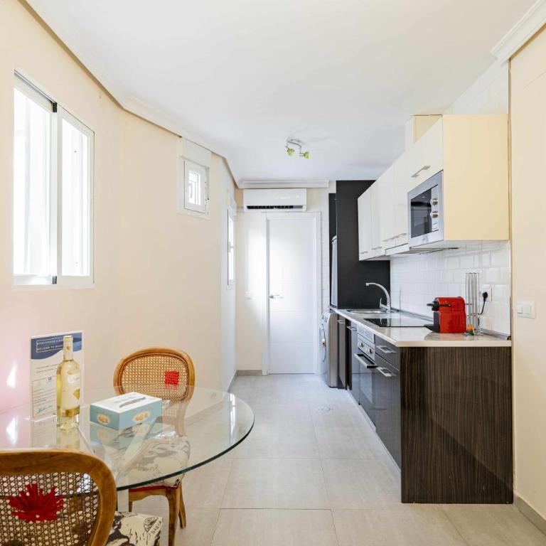 Cuidadosamente decorado apartamento junto al metro - Apartamento de 1 dormitorio - 11