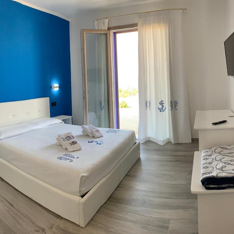 Residenza “La Vecchia Ancora” - Deluxe Double Room with Sea View - 1