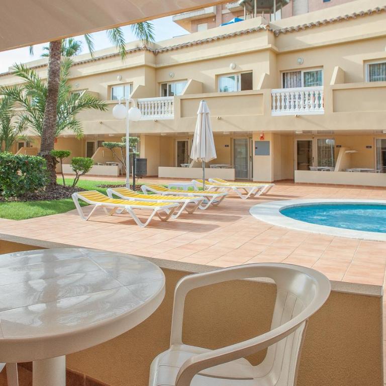 Hotel RH Casablanca Suites - Habitación Familiar con terraza (2-4 adultos) - 2