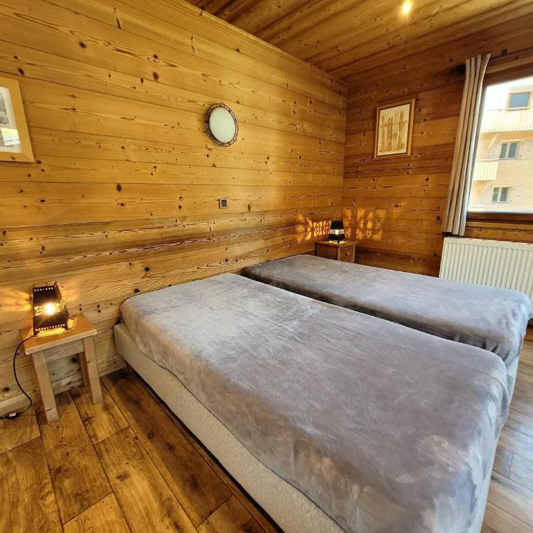 Appartement lumineux au centre, proche des pistes, balcon, idéal pour 5 personnes - FR-1-598-103 - Apartment - 2