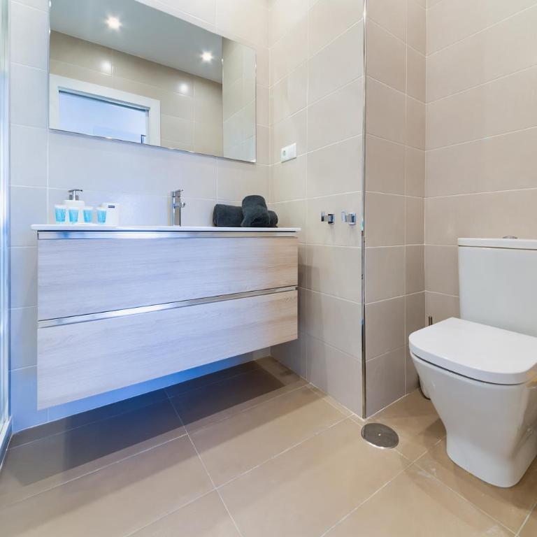 Holidays2Fuengirola Duplex 1st line sea, terrace - Apartamento de 3 dormitorios - 39