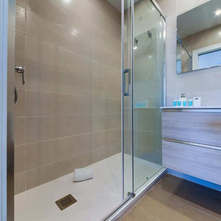 Holidays2Fuengirola Duplex 1st line sea, terrace - Apartamento de 3 dormitorios - 35