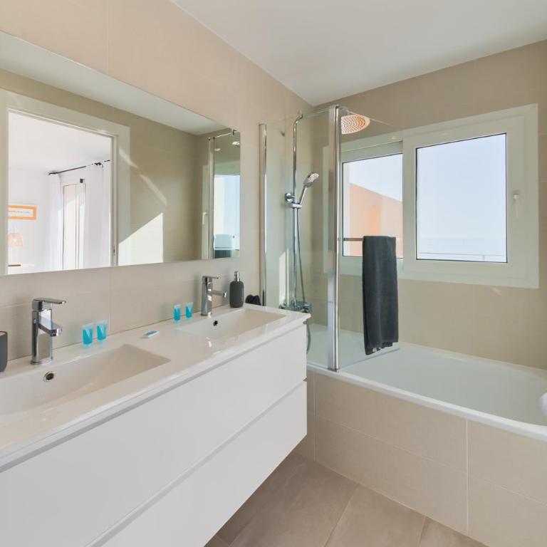 Holidays2Fuengirola Duplex 1st line sea, terrace - Apartamento de 3 dormitorios - 37