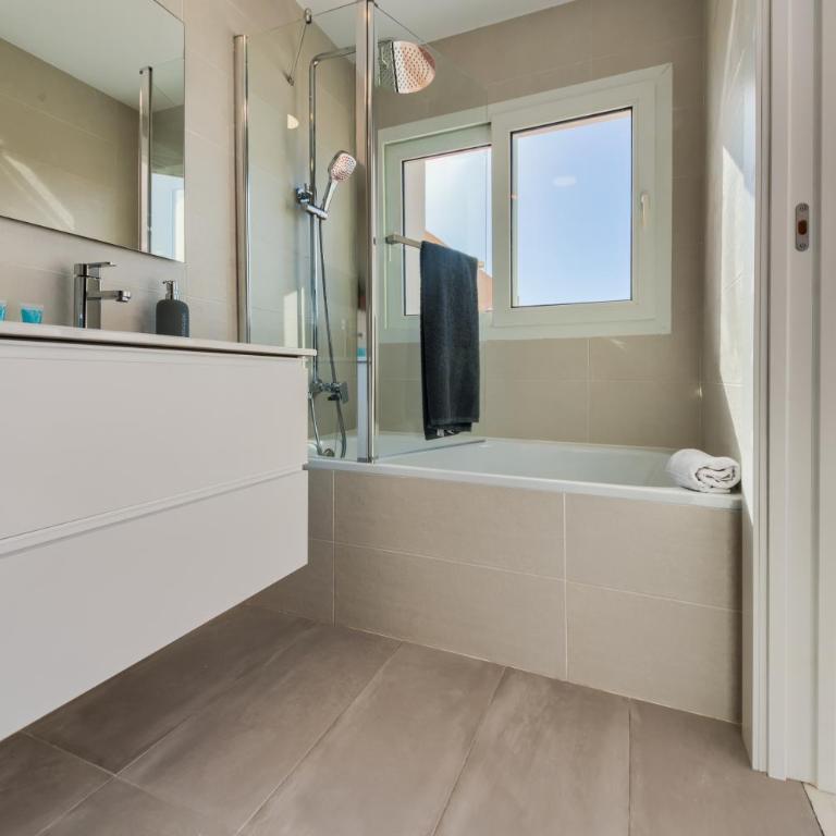 Holidays2Fuengirola Duplex 1st line sea, terrace - Apartamento de 3 dormitorios - 36
