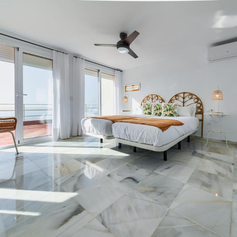 Holidays2Fuengirola Duplex 1st line sea, terrace - Apartamento de 3 dormitorios - 21