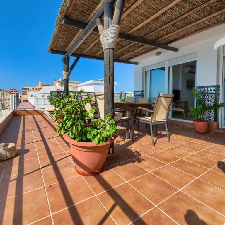 Holidays2Fuengirola Duplex 1st line sea, terrace - Apartamento de 3 dormitorios - 17