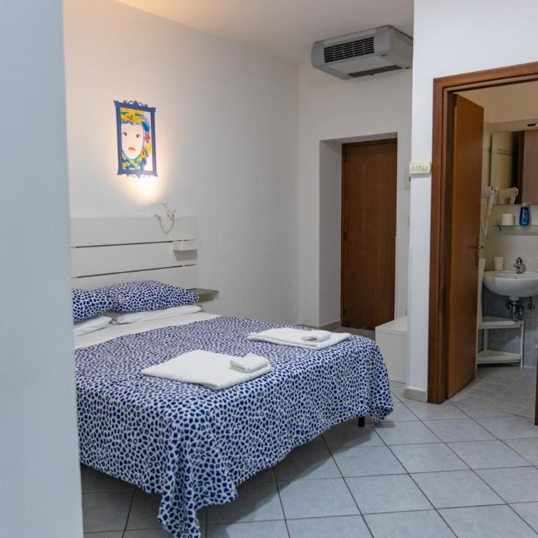 Morfeo B&B - Camera Matrimoniale con Balcone - 12