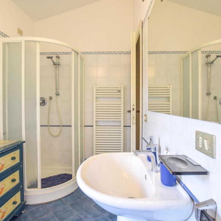 4 Bedroom Amazing Home In Pietrasanta - Four-Bedroom Vacation Home - 17