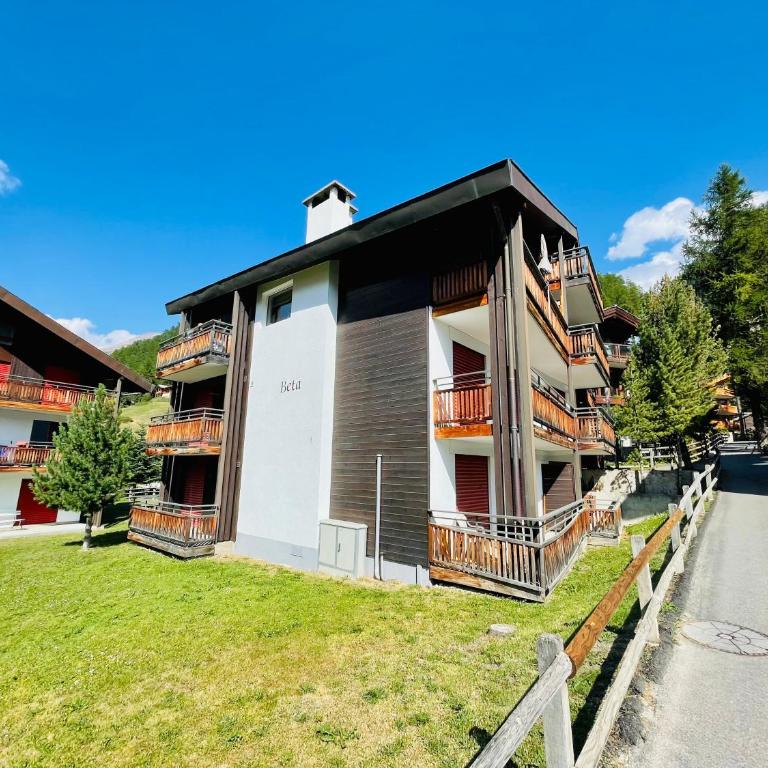Haus Beta by Zermatt Premium Apartments - Two-Bedroom Attic Apartment with Matterhorn View - 4