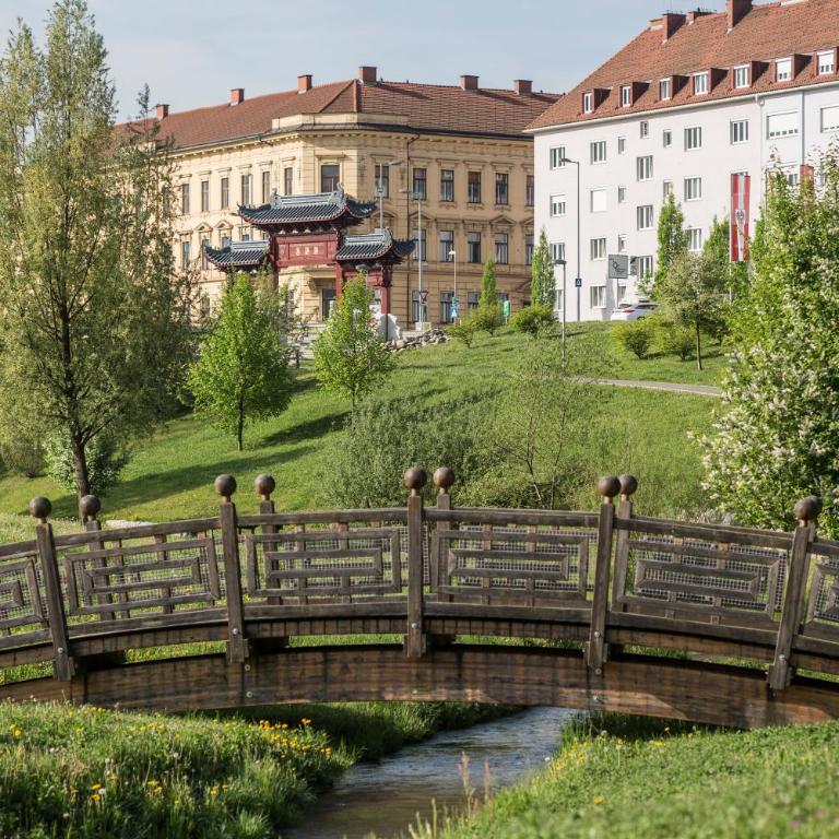 Asia Hotel & Spa Leoben - Comfort Doppelzimmer mit Blick auf die Stadt - 3