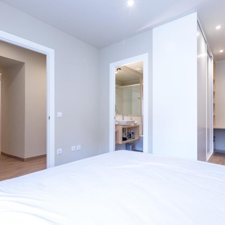 HERITAGE APARTMENTS CERDANYA al carrer Major i parking - Deluxe Apartment mit Balkon und 2 Schlafzimmern - 29