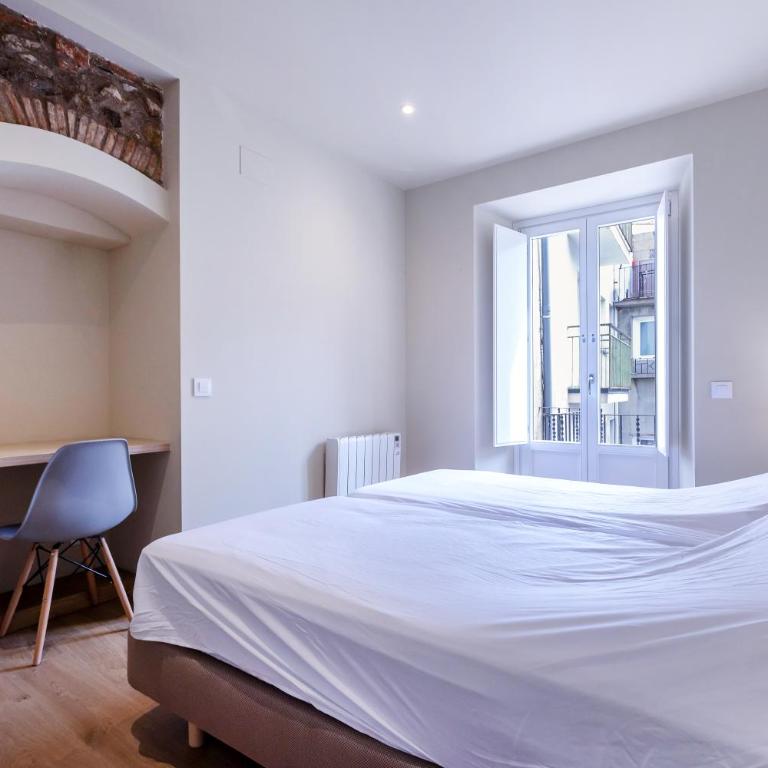 HERITAGE APARTMENTS CERDANYA al carrer Major i parking - Deluxe Apartment mit Balkon und 2 Schlafzimmern - 26
