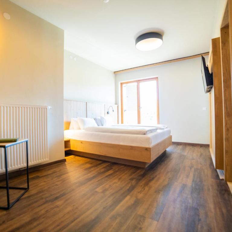 Finkensteiner Hof - Doppelzimmer mit Balkon - 7