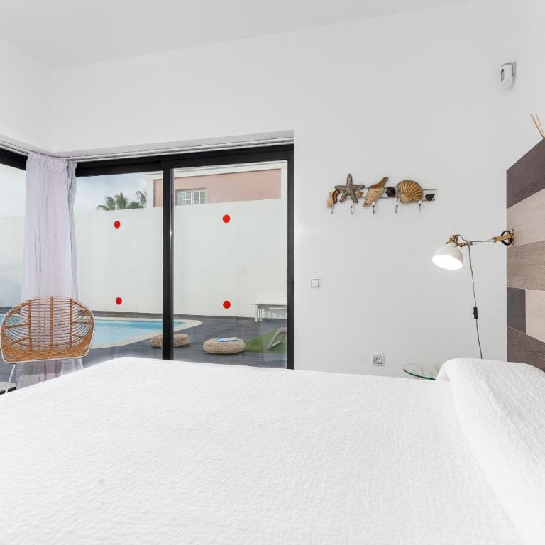 Villa Luxury Azul Private Pool and BBQ Corralejo By Holidays Home - Villa frente a la playa - 8