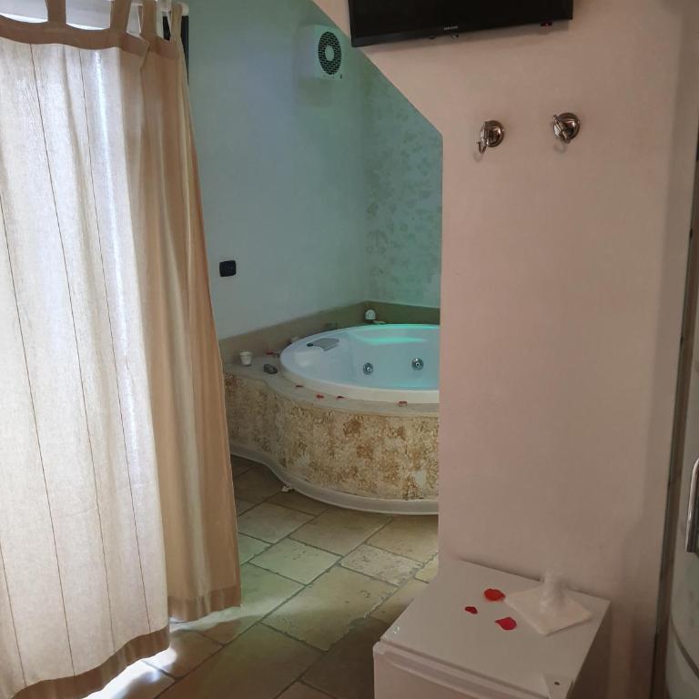 Il Daviduccio - King Room with Spa Bath - 9