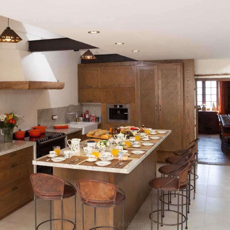 Historic Canarian House, Private Heated Infinity Pool, BBQ, WIFI + Panoramic Ocean Views - Villa - 3