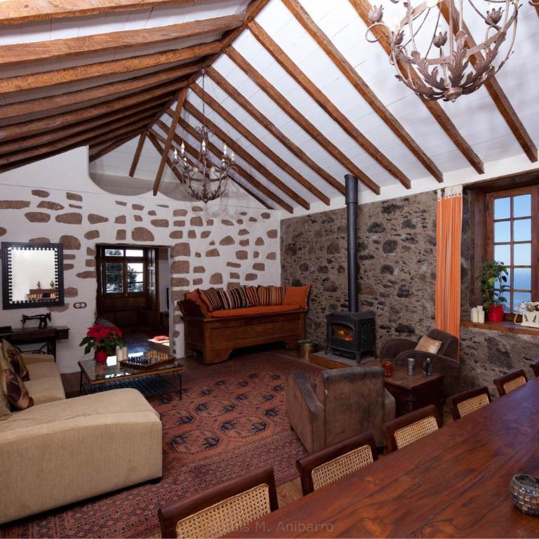 Historic Canarian House, Private Heated Infinity Pool, BBQ, WIFI + Panoramic Ocean Views - Villa - 10