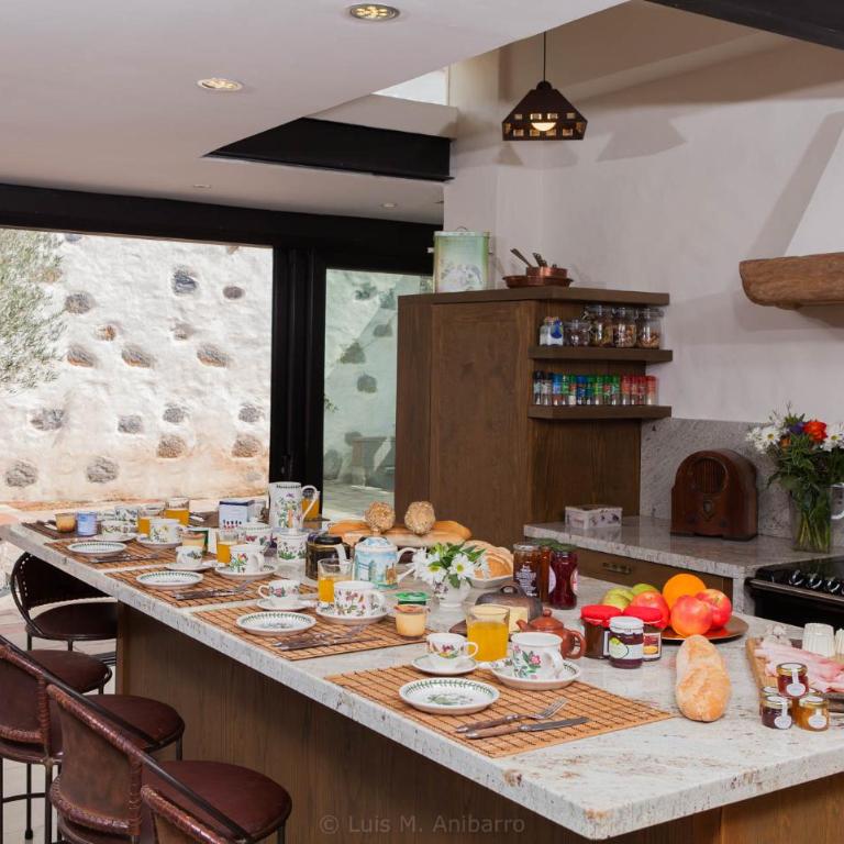 Historic Canarian House, Private Heated Infinity Pool, BBQ, WIFI + Panoramic Ocean Views - Villa - 11