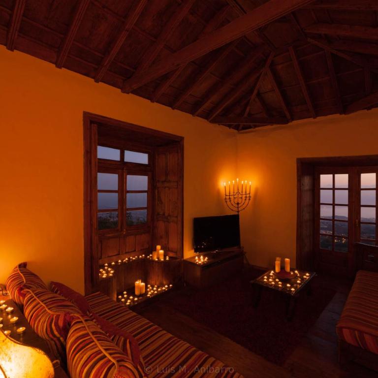 Historic Canarian House, Private Heated Infinity Pool, BBQ, WIFI + Panoramic Ocean Views - Villa - 15
