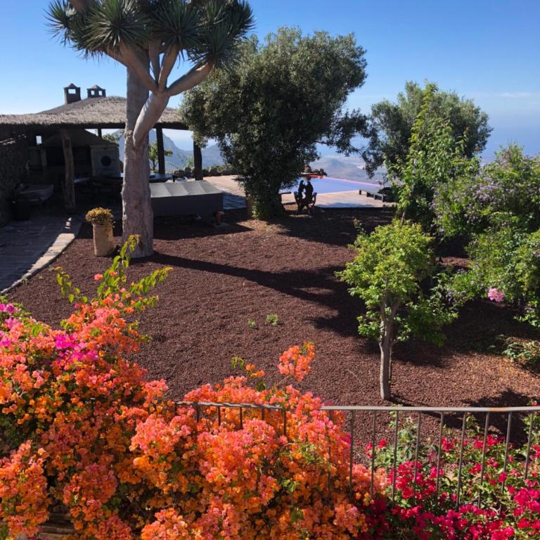 Historic Canarian House, Private Heated Infinity Pool, BBQ, WIFI + Panoramic Ocean Views - Villa - 21