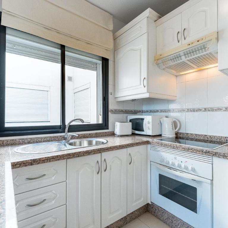 Cosy apartment with sea view en el centro Los Cristianos - Apartamento con terraza - 15