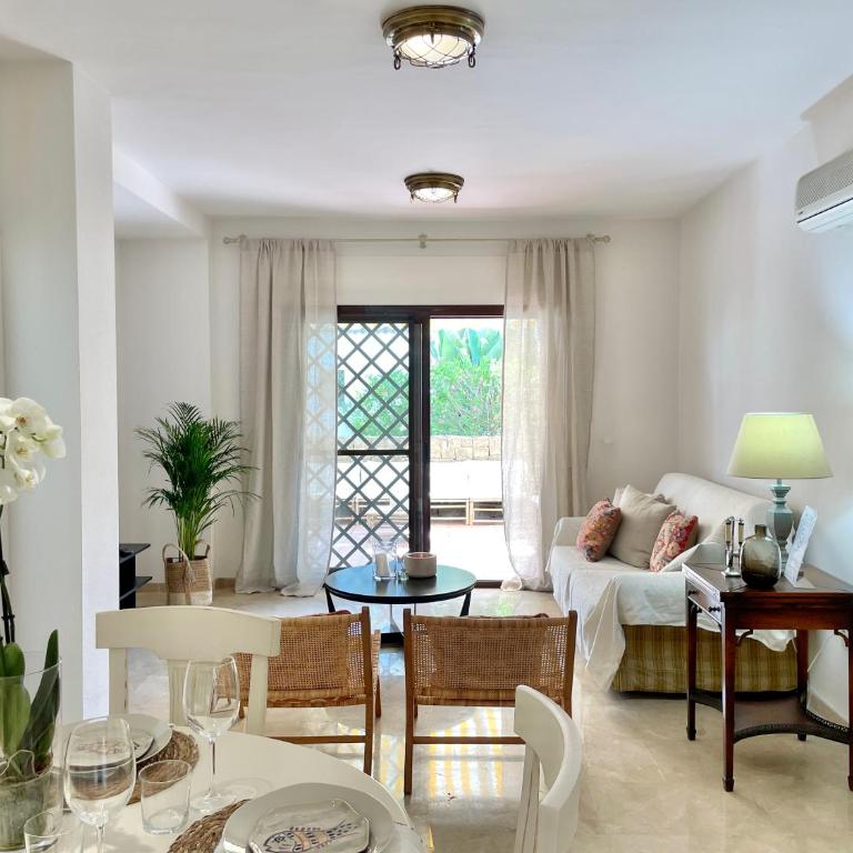 Lomas del Marbella Club - EaW Homes - Two-Bedroom Apartment - 7