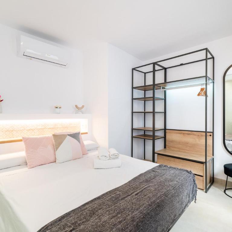 Suites Horno del Oro - Apartment with Terrace - 21