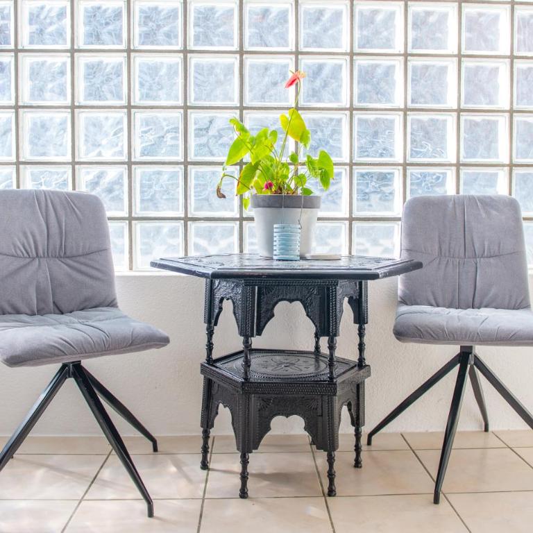 Studio Gallery - One-Bedroom Apartment - 6