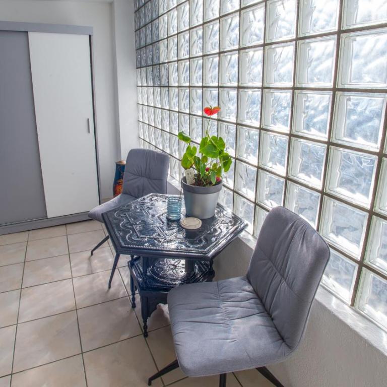 Studio Gallery - One-Bedroom Apartment - 14