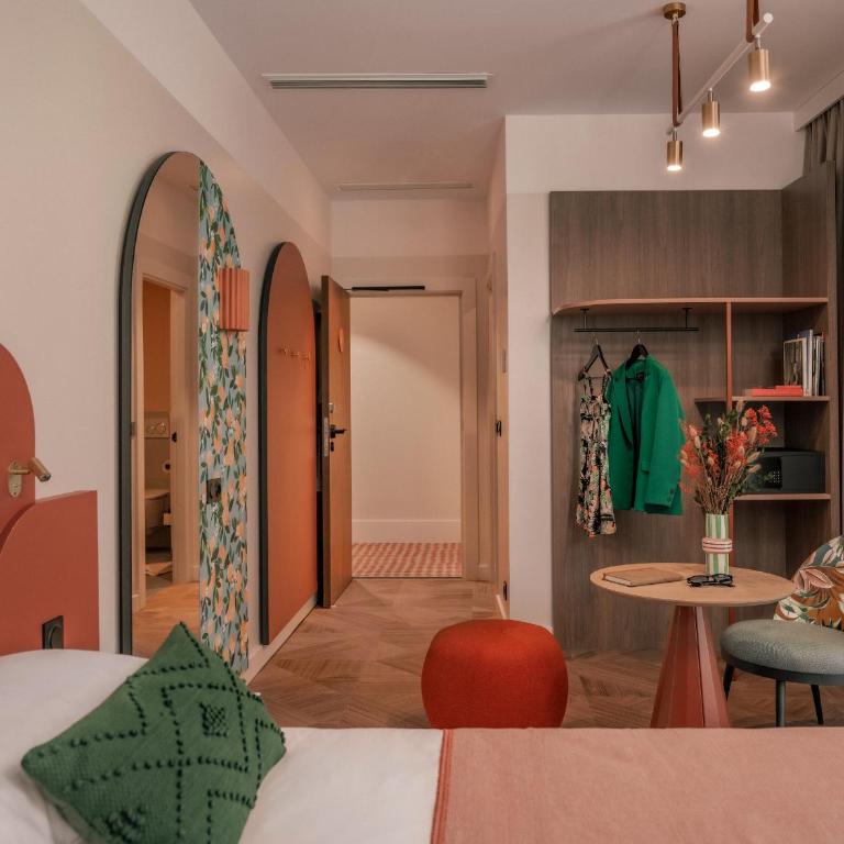 Ibis Styles Sevilla City Santa Justa - Double Room - 7